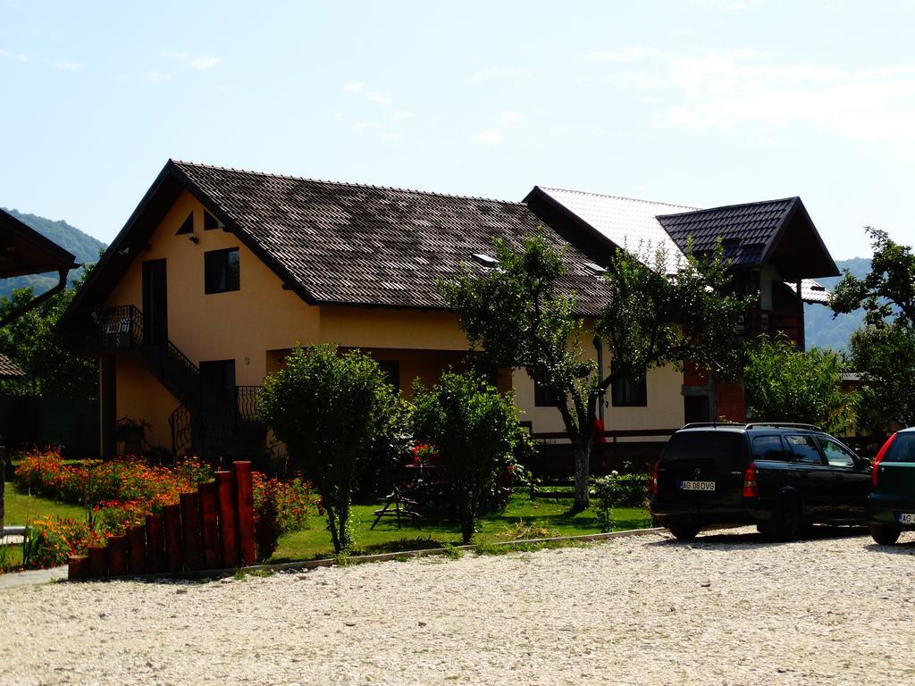 Pensiunea Casa Maria Corbeni Exterior foto