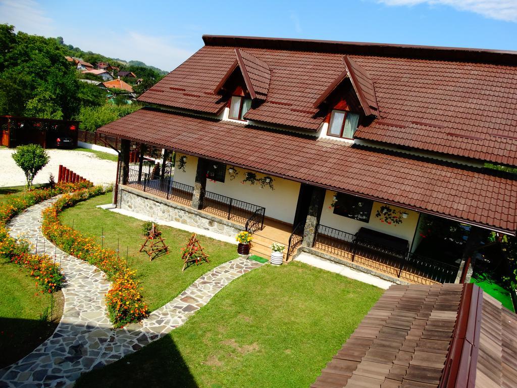 Pensiunea Casa Maria Corbeni Exterior foto